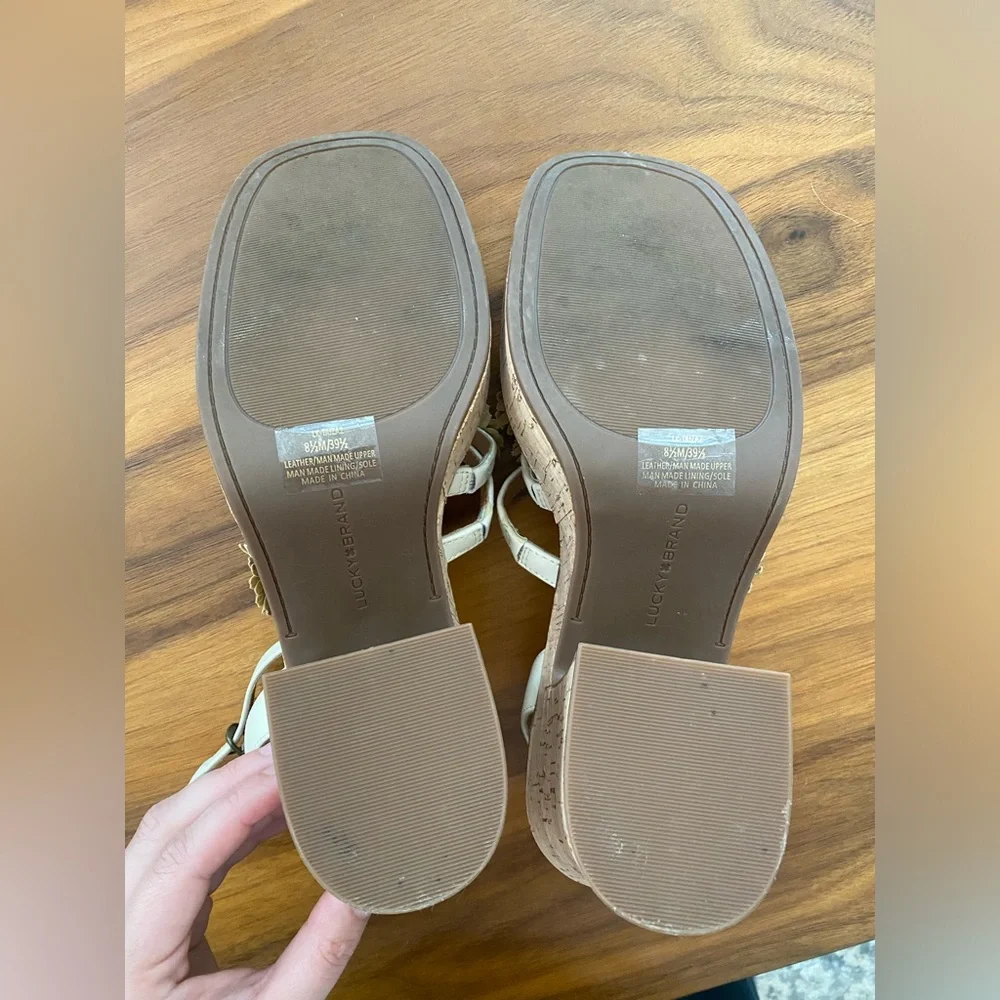 Lucky Brand daisy sandals - Picture 3 of 5